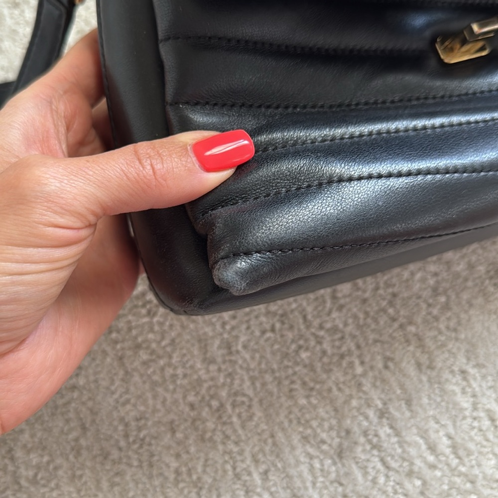 Tory Burch Black Leather Satchel with Gold Chain - Picture 3 of 6